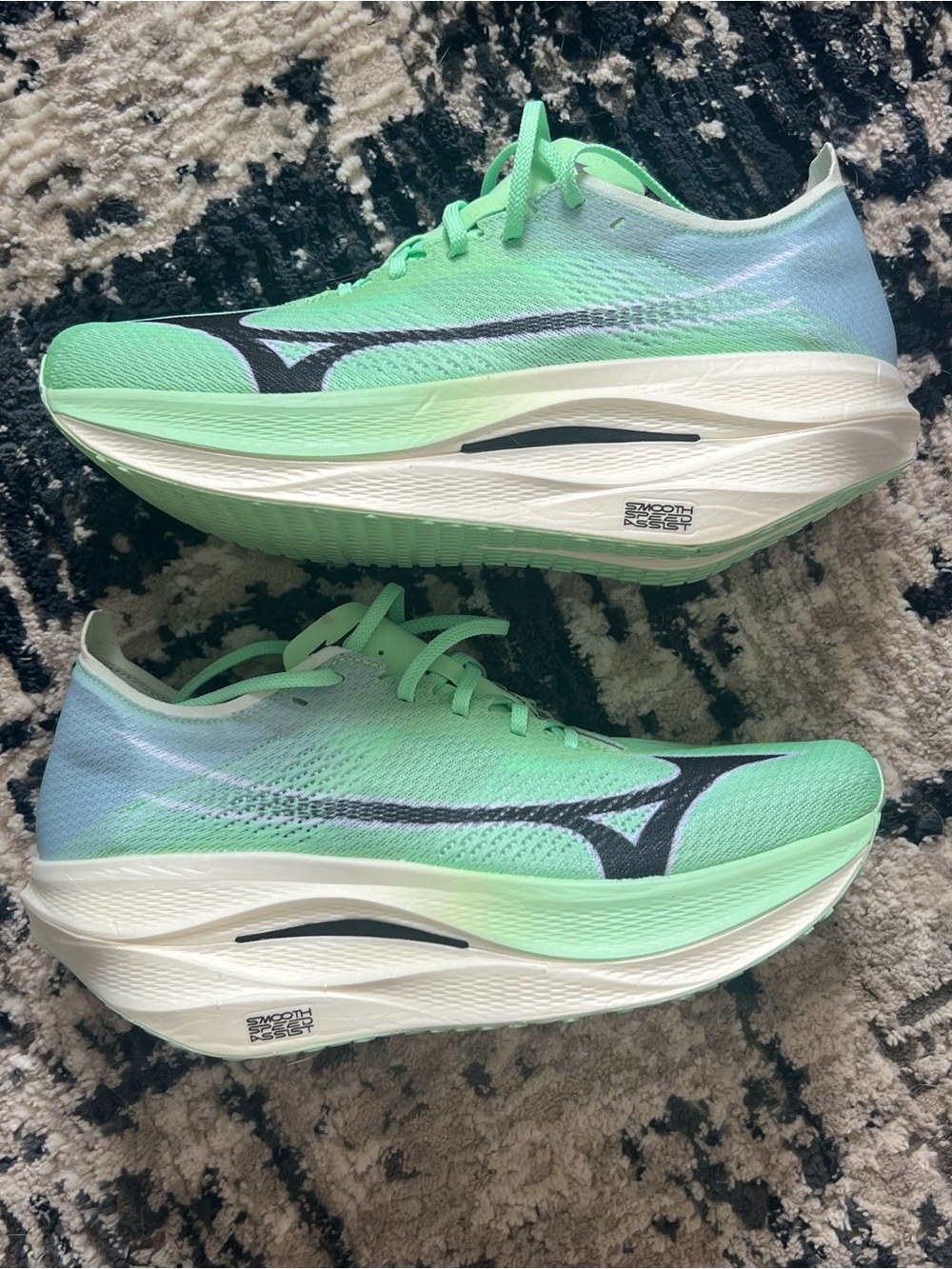 Mizuno Wave Rebellion Pro 3